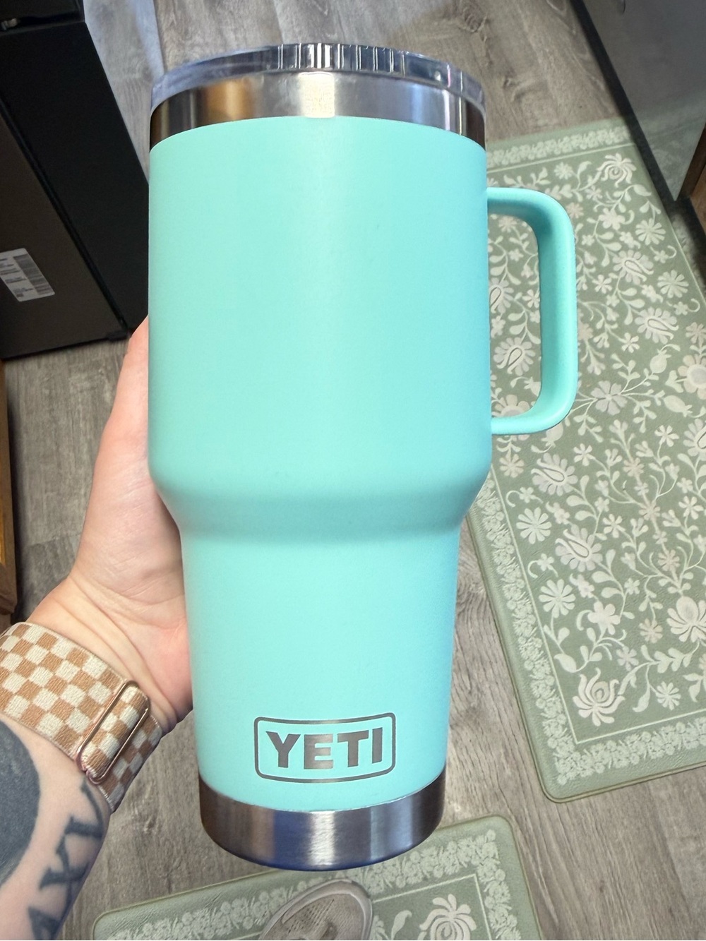 Yeti Seafoam Blue 30oz Rambler Traveling Mug with Stronghold Lid